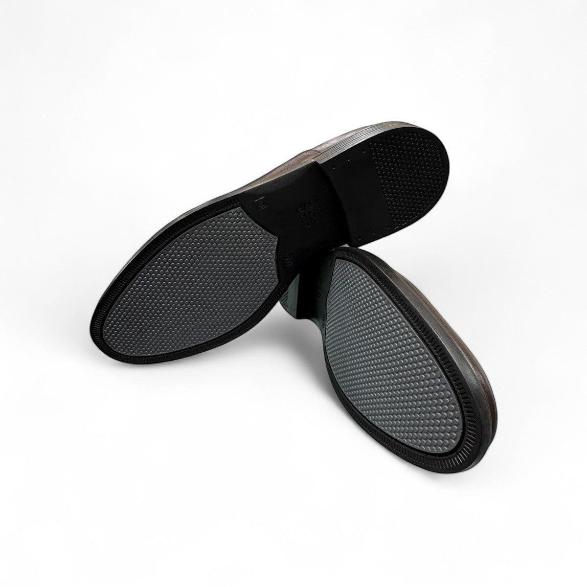 Description:
1. Genuine Leather Upper for a Polished finish
2. Leather Lining for Breathability and Comfort
3. Durable Rubber Outsole with Excellent Traction
4. Ideal for Formal Occasions or Smart Casual Wear