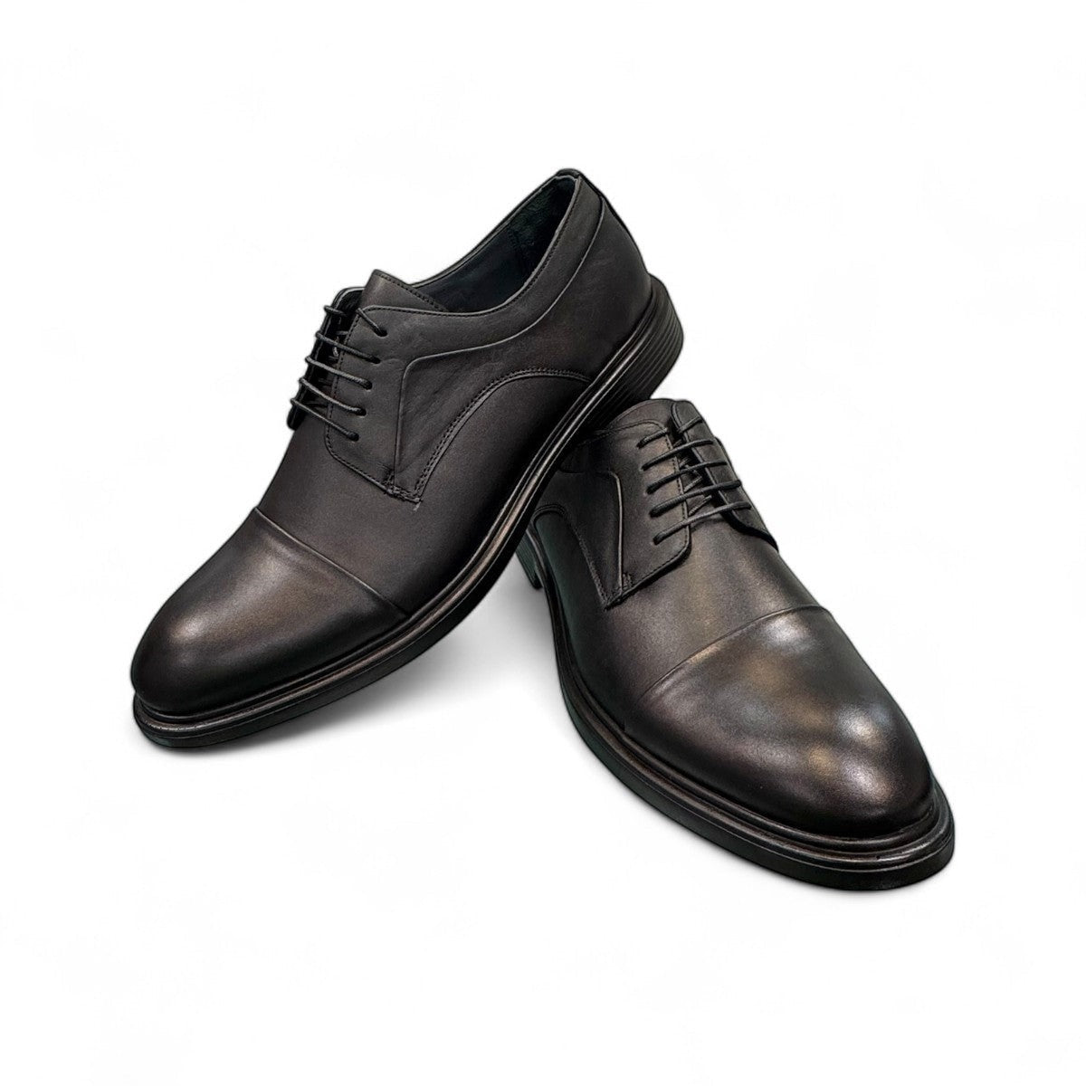 Description:
1. Genuine Leather Upper for a Polished finish
2. Leather Lining for Breathability and Comfort
3. Durable Rubber Outsole with Excellent Traction
4. Lace-up Closure for a Secure, Adjustable Fit
5. Ideal for Formal Occasions or Smart Casual Wear
6. Detailed with Subtle Handmade Stitching for a Refined, distinctive look.