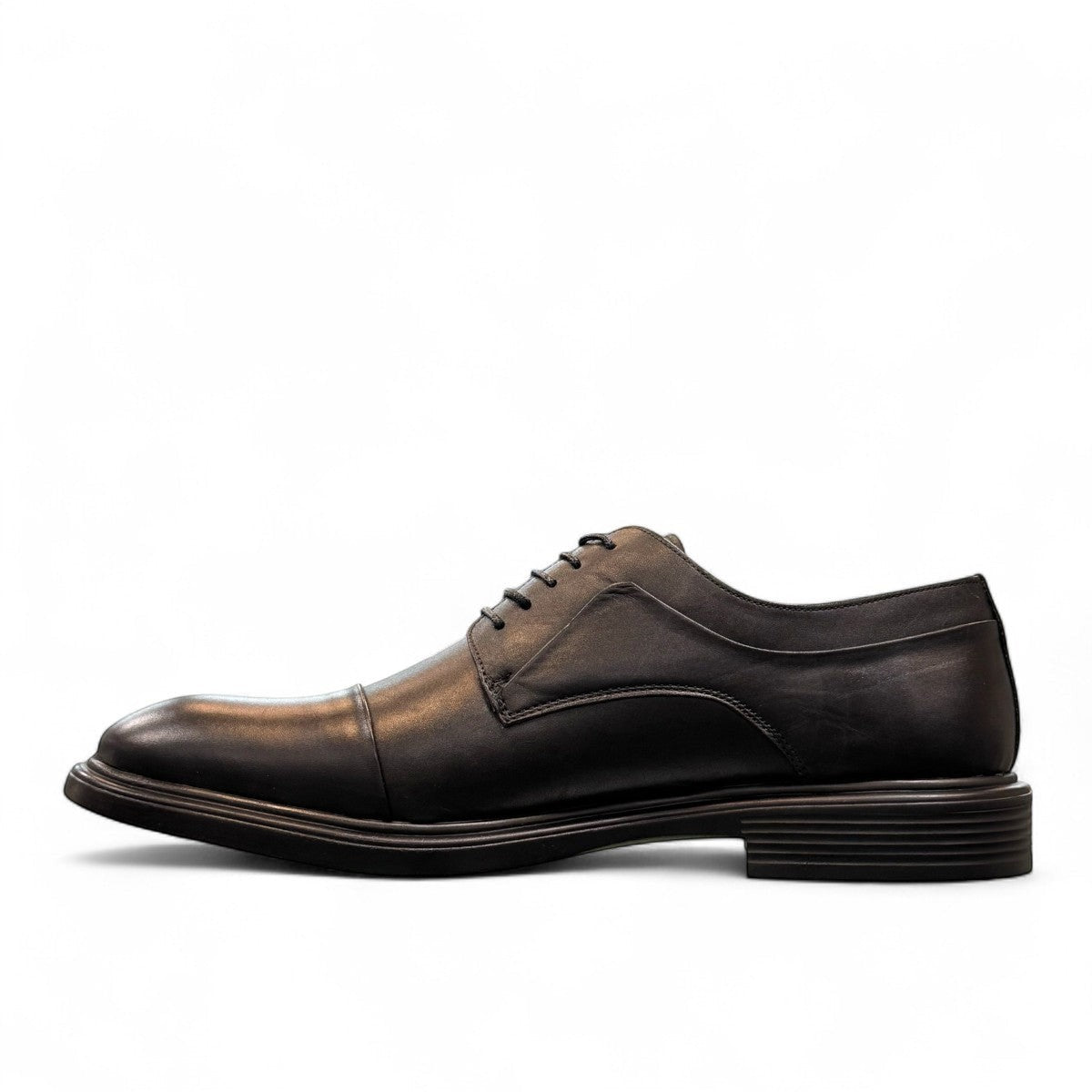 Description:
1. Genuine Leather Upper for a Polished finish
2. Leather Lining for Breathability and Comfort
3. Durable Rubber Outsole with Excellent Traction
4. Lace-up Closure for a Secure, Adjustable Fit
5. Ideal for Formal Occasions or Smart Casual Wear
6. Detailed with Subtle Handmade Stitching for a Refined, distinctive look.