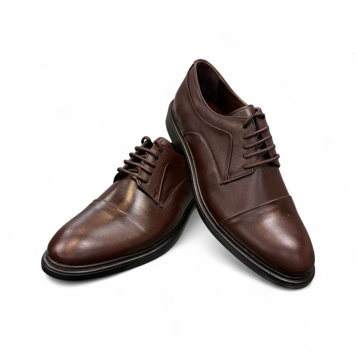 Description:
1. Genuine Leather Upper for a Polished finish
2. Leather Lining for Breathability and Comfort
3. Durable Rubber Outsole with Excellent Traction
4. Lace-up Closure for a Secure, Adjustable Fit
5. Ideal for Formal Occasions or Smart Casual Wear