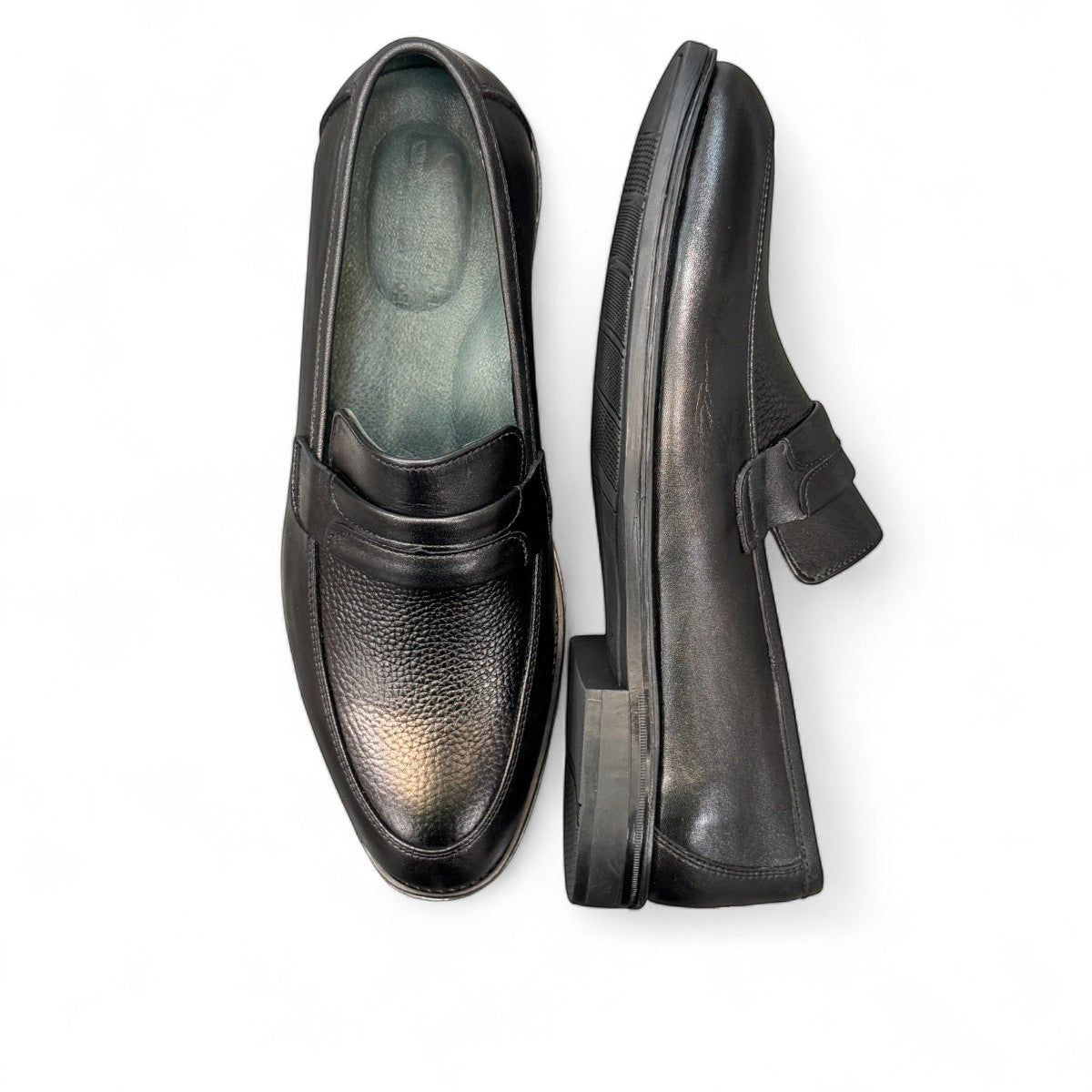 description:
1. Crafted from Premium Genuine leather
2. Designed for all-day Comfort and Style
3. A refined finish for every occasion