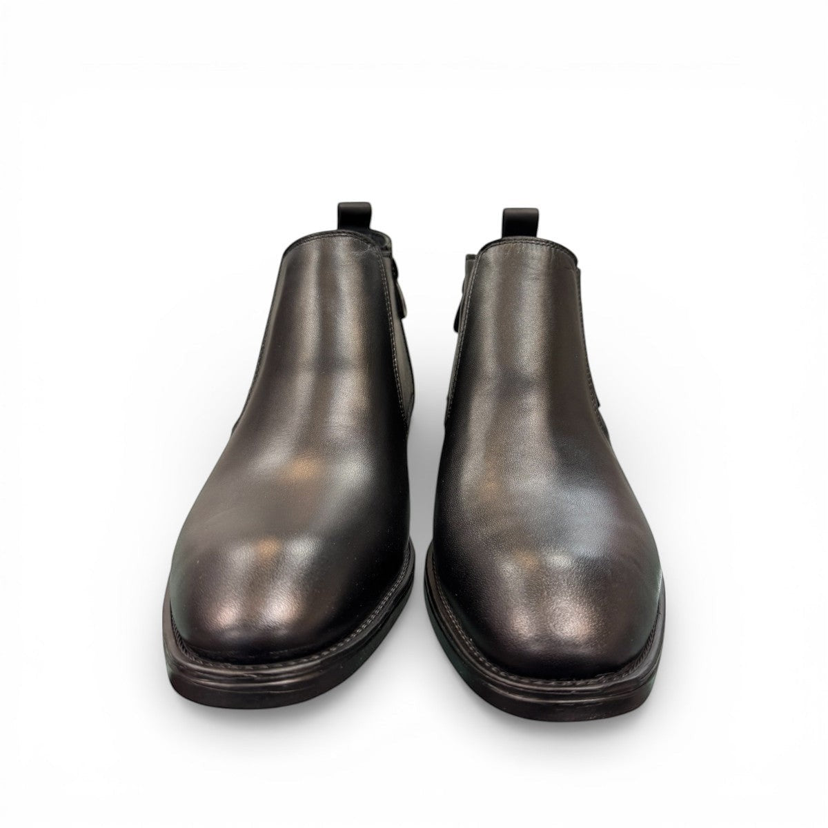 SATEL YAZD 2- BLACK Description:
1. Genuine Leather Upper boots for a Polished finish
2. Leather Lining for Breathability and Comfort
3. Durable Rubber Outsole with Excellent Traction
4. Ideal for Formal Occasions or Smart Casual Wear
5. Detailed with Subtle Handmade Stitching for a Refined, distinctive look.
