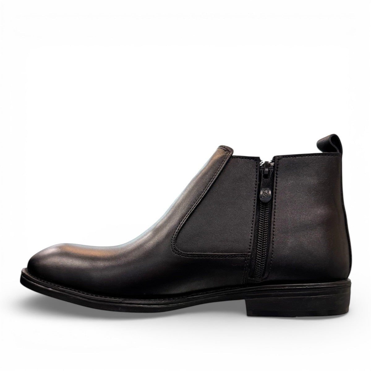 SATEL YAZD 2- BLACK Description:
1. Genuine Leather Upper boots for a Polished finish
2. Leather Lining for Breathability and Comfort
3. Durable Rubber Outsole with Excellent Traction
4. Ideal for Formal Occasions or Smart Casual Wear
5. Detailed with Subtle Handmade Stitching for a Refined, distinctive look.