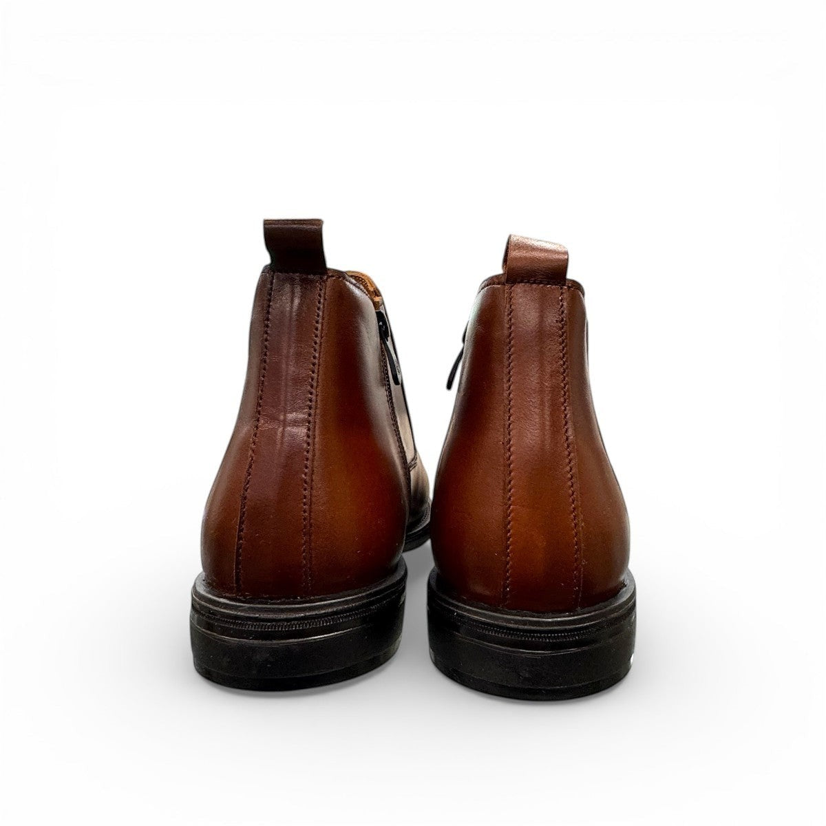 SATEL YAZD 2- BROWN Description:
1. Genuine Leather Upper boots for a Polished finish
2. Leather Lining for Breathability and Comfort
3. Durable Rubber Outsole with Excellent Traction
4. Ideal for Formal Occasions or Smart Casual Wear
5. Detailed with Subtle Handmade Stitching for a Refined, distinctive look.