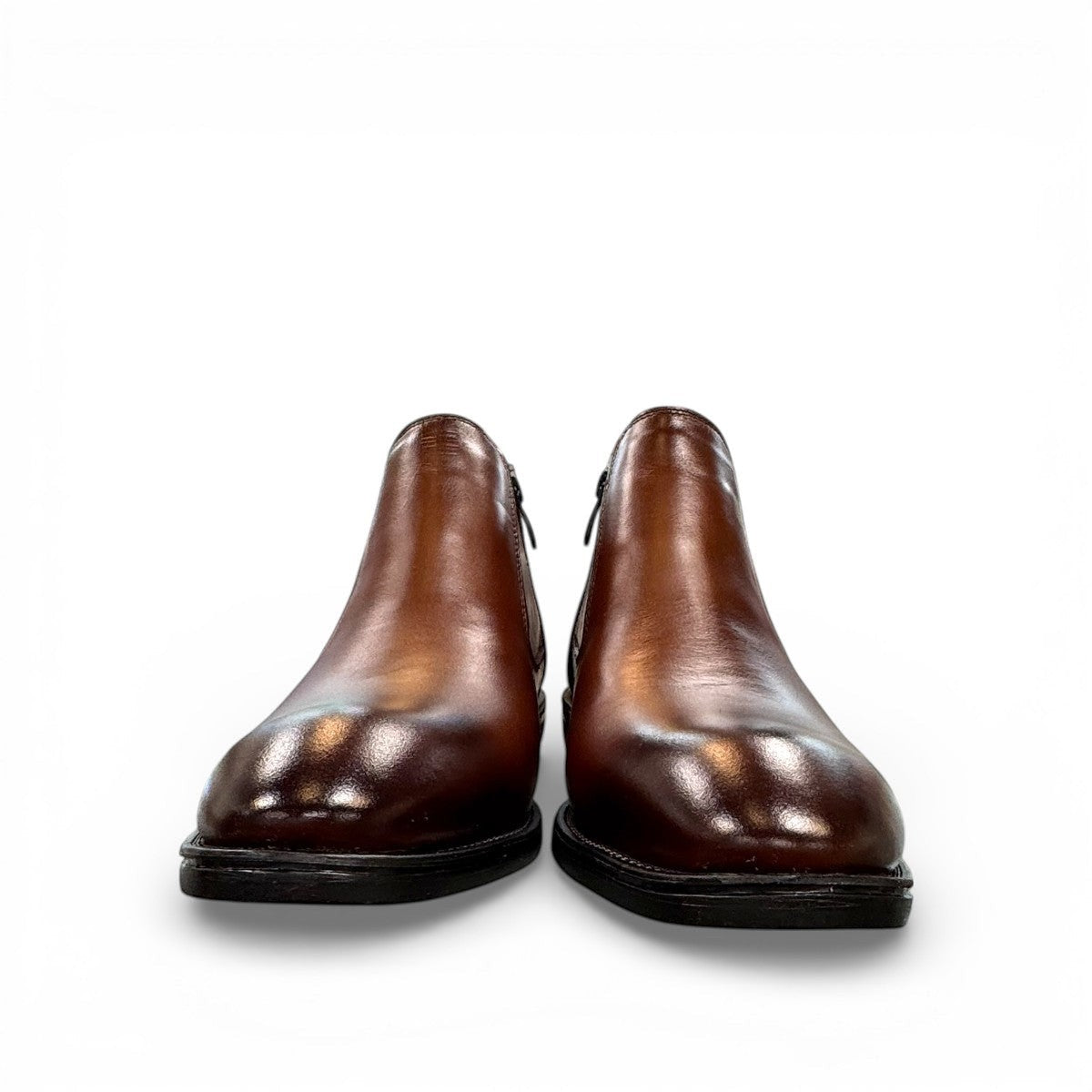 SATEL YAZD 2- BROWN Description:
1. Genuine Leather Upper boots for a Polished finish
2. Leather Lining for Breathability and Comfort
3. Durable Rubber Outsole with Excellent Traction
4. Ideal for Formal Occasions or Smart Casual Wear
5. Detailed with Subtle Handmade Stitching for a Refined, distinctive look.