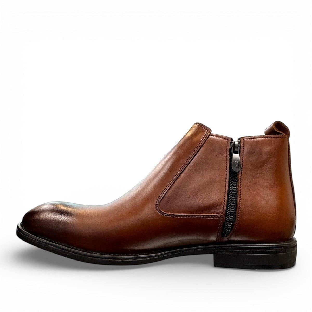 SATEL YAZD 2- BROWN Description:
1. Genuine Leather Upper boots for a Polished finish
2. Leather Lining for Breathability and Comfort
3. Durable Rubber Outsole with Excellent Traction
4. Ideal for Formal Occasions or Smart Casual Wear
5. Detailed with Subtle Handmade Stitching for a Refined, distinctive look.