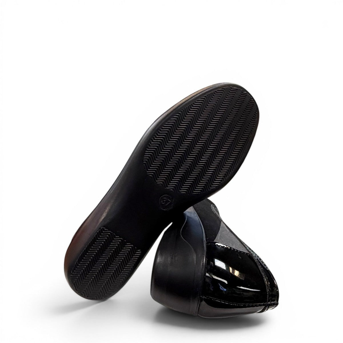 STEFANIA ballet wedge in black and grey with patent leather accents and a comfortable low-profile sole.
photo of the bottom side