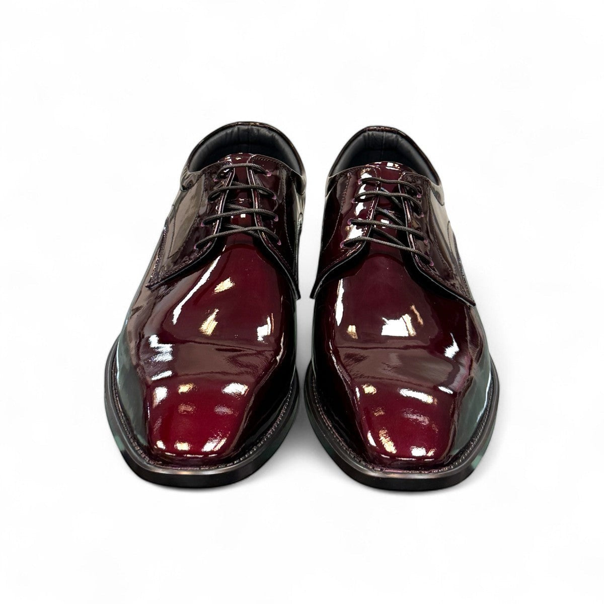 Sun Mahour red patent leather lace-up formal dress shoe with a polished finish and rubber outsole. Photo of upper view.
