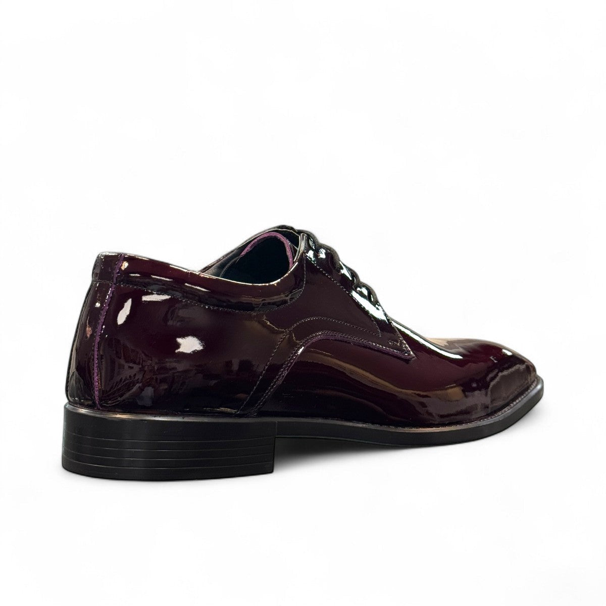 Sun Mahour red patent leather lace-up formal dress shoe with a polished finish and rubber outsole. Photo of back view 1.