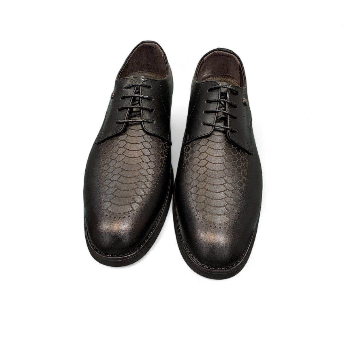 Sun Radmehr black leather lace-up dress shoe with textured heel and side detail. Photo of front view.