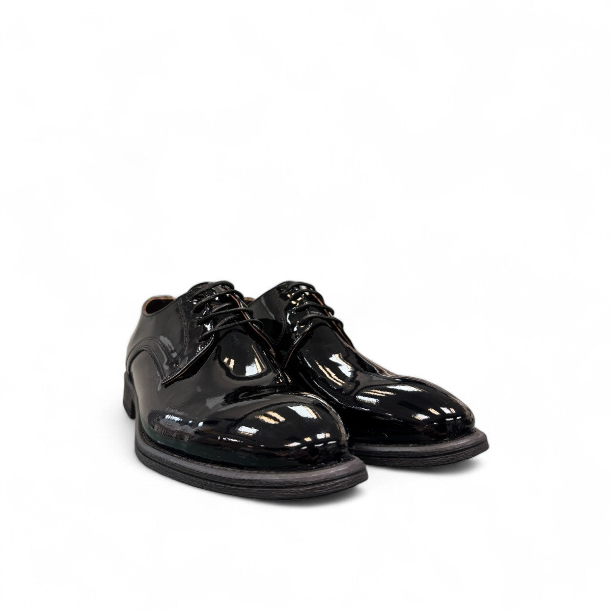 Sun Vali black patent leather lace-up dress shoe with refined stitching and durable rubber outsole. Photo of front view 2.