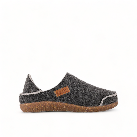 Taos Convertawool charcoal grey Italian wool slip-on shoe with a collapsible heel and cork-blend and wool lining sole. Photo of right side view.