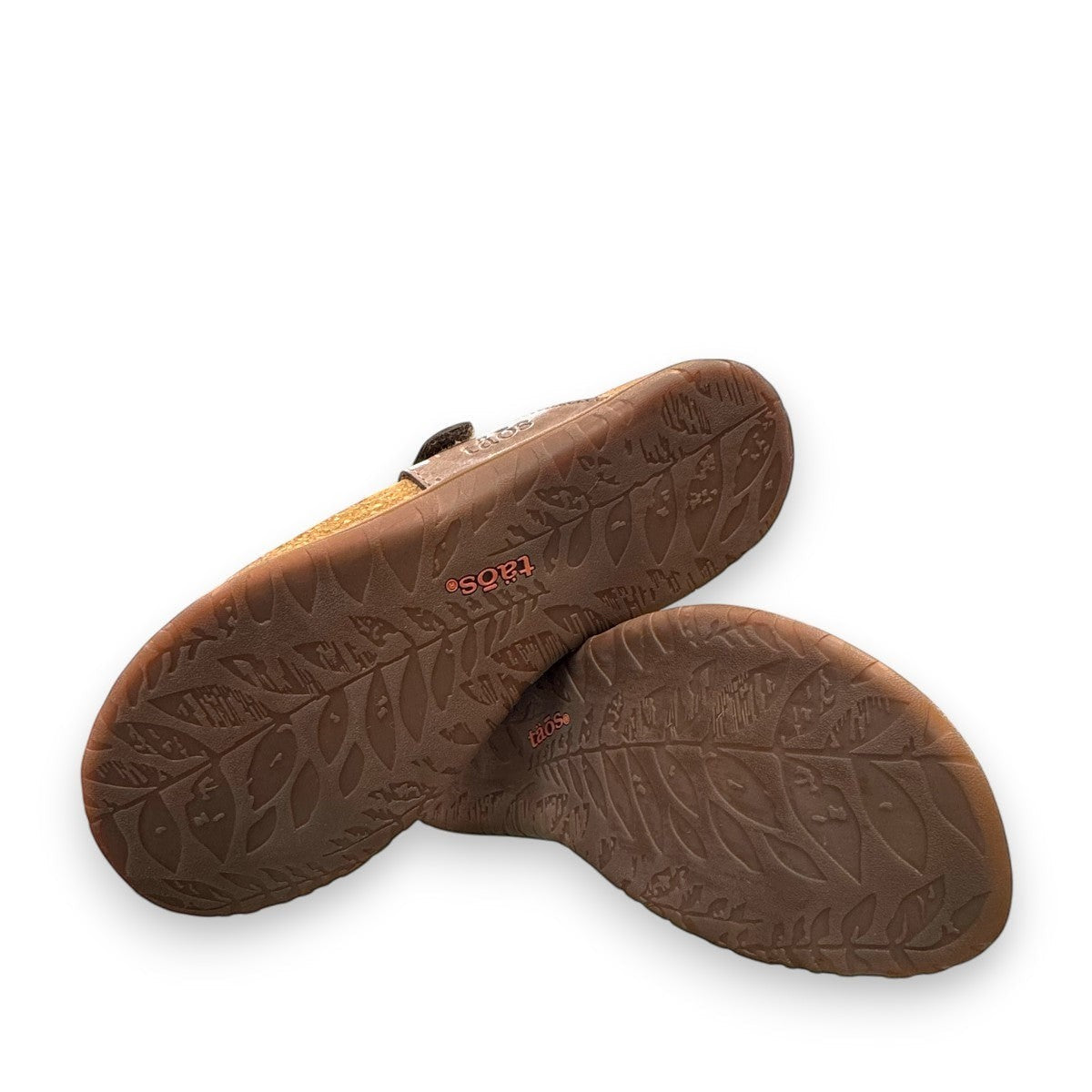 Toas perfect espresso brown leather thong sandals with suede foot bed and adjustable strap. Photo of bottom view.