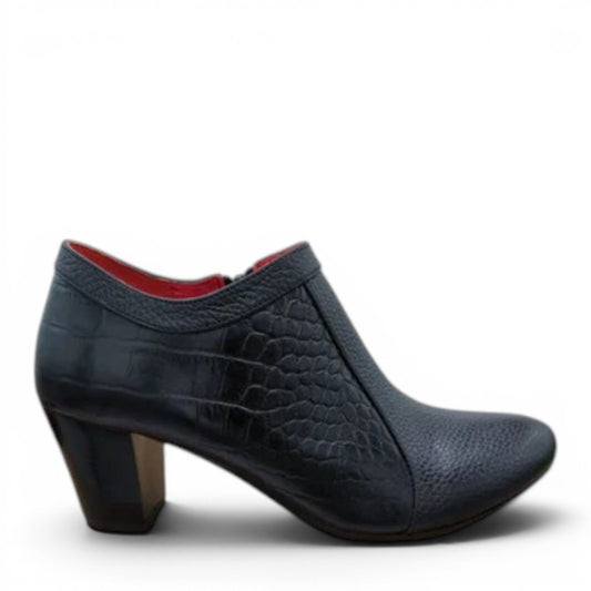 Corcodile Black