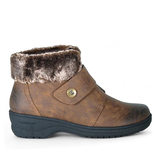 Wanderlust Perth vegan winter boot in dark tan with plush faux fur collar and velcro strap.
Photo of the right side
