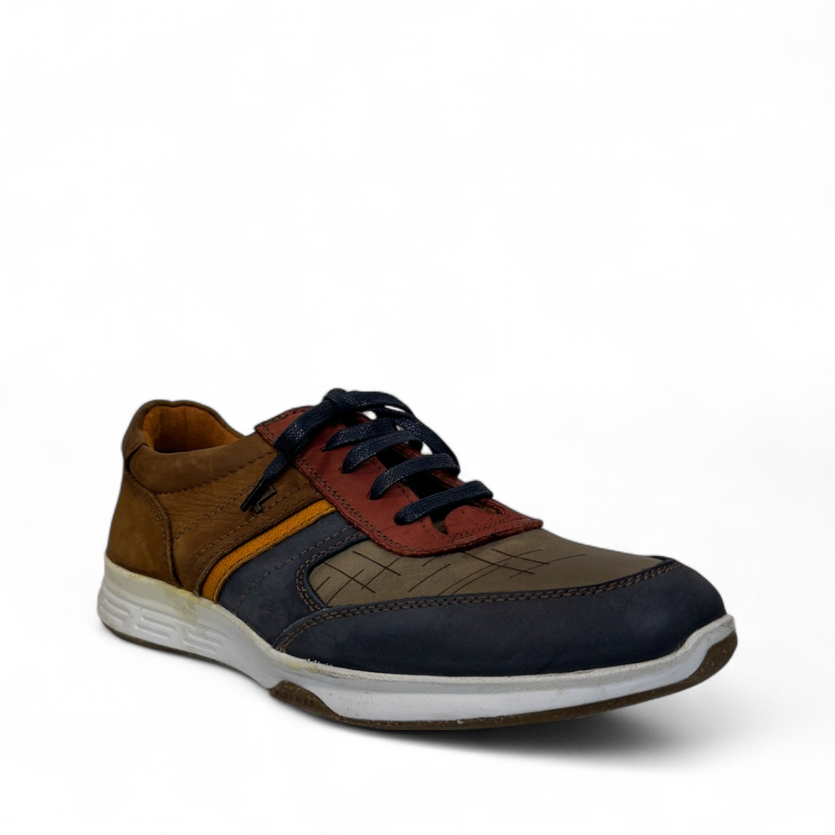 XL EVER LIFE JEYHOON leather sneakers in brown and navy with handmade stitching and rubber outsole. Photo of front side view.