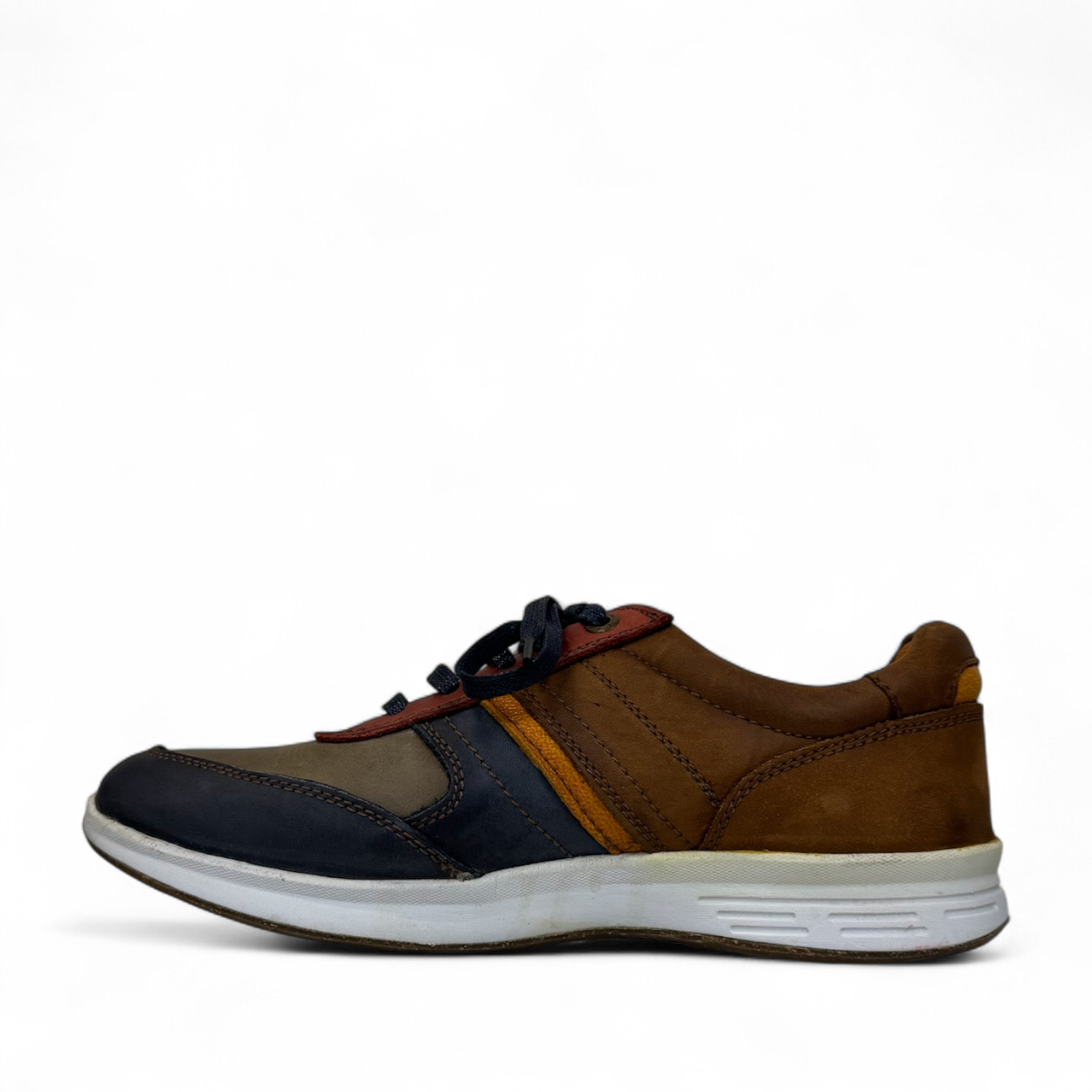 XL EVER LIFE JEYHOON leather sneakers in brown and navy with handmade stitching and rubber outsole. Photo of left side view.