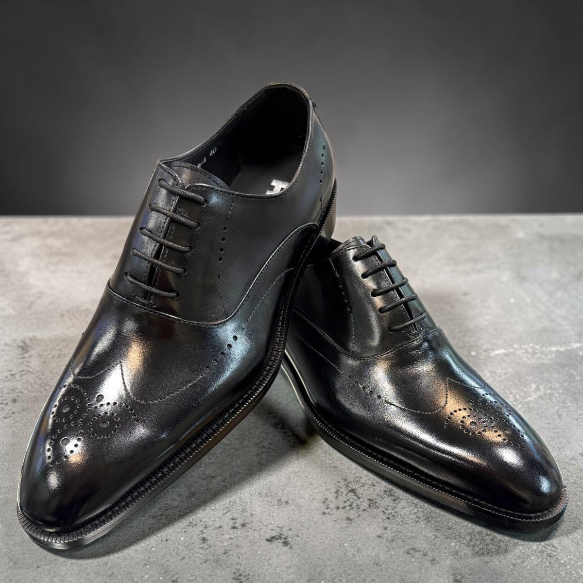 ARIA CEDAR - BLACK