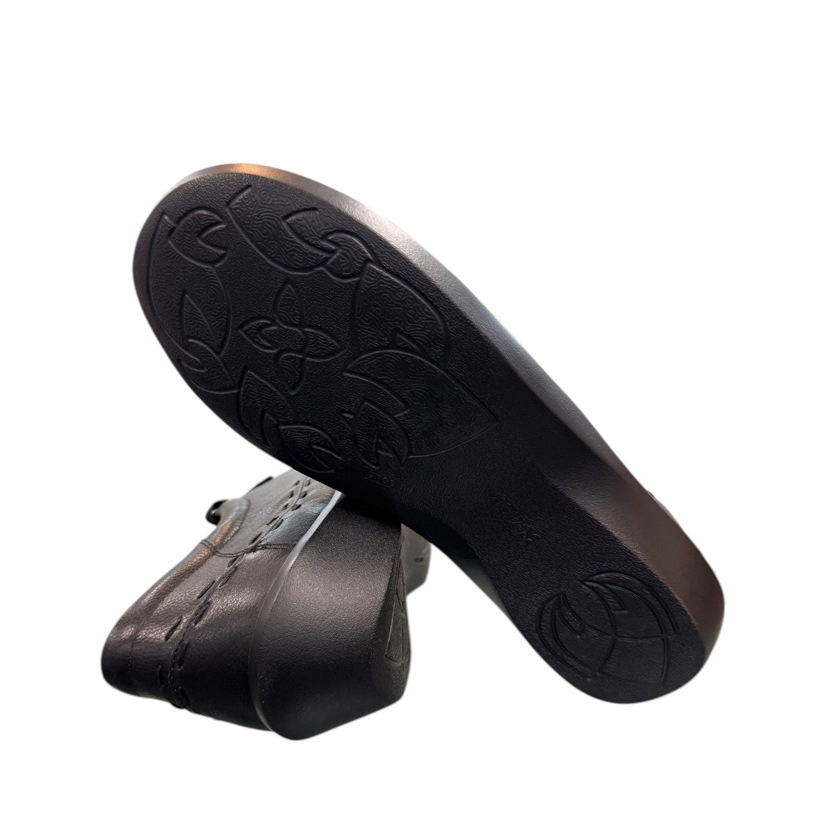 Ziera Allsorts black leather orthopedic shoes with extra-wide fit and supportive molded sole.
photo of the bottom side